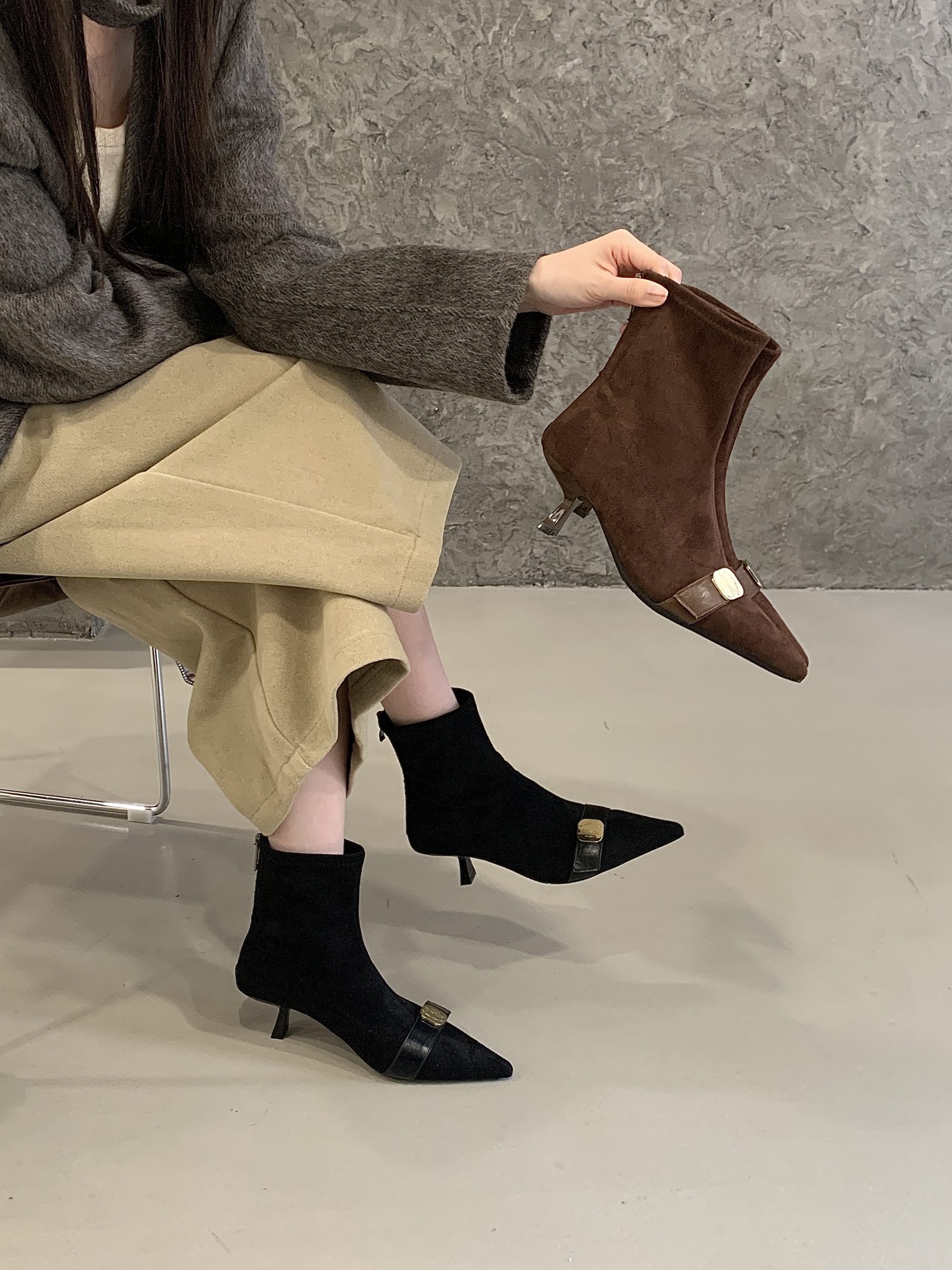 2025 New Winter Pointed Toe Slim Boots Kitten Heel High Heel Fashion Comfortable Faux Fur Metal Buckle Trendy Boots for Women