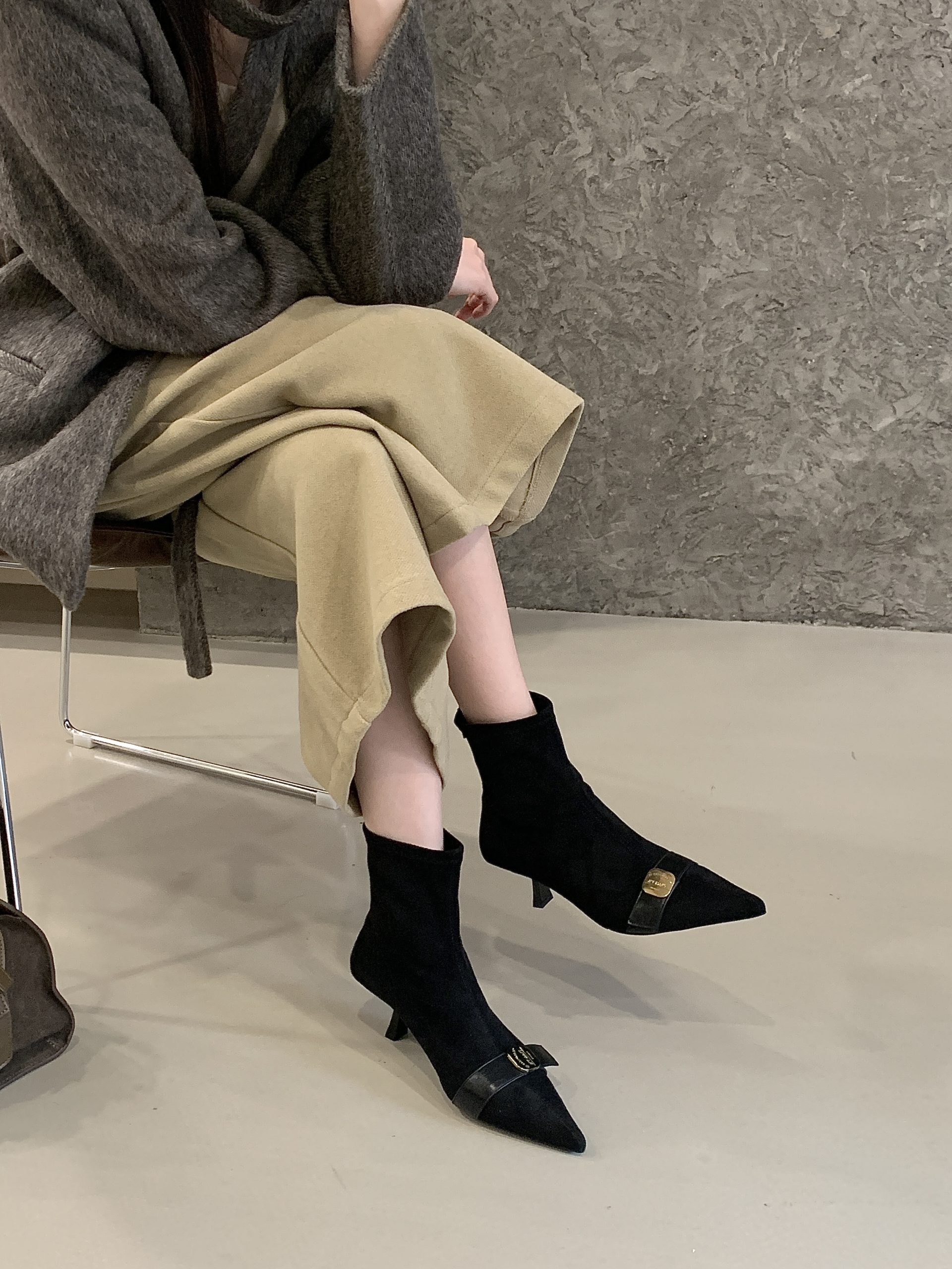 2025 New Winter Pointed Toe Slim Boots Kitten Heel High Heel Fashion Comfortable Faux Fur Metal Buckle Trendy Boots for Women - Image 3