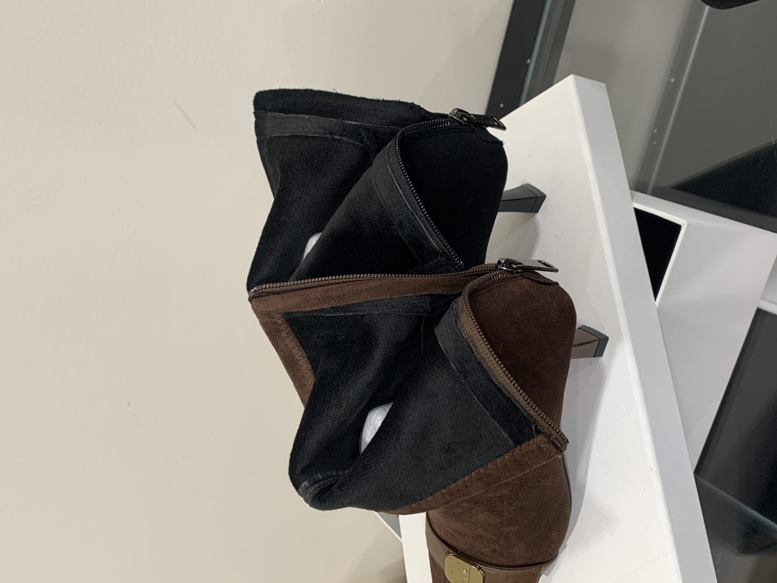 2025 New Winter Pointed Toe Slim Boots Kitten Heel High Heel Fashion Comfortable Faux Fur Metal Buckle Trendy Boots for Women - Image 2
