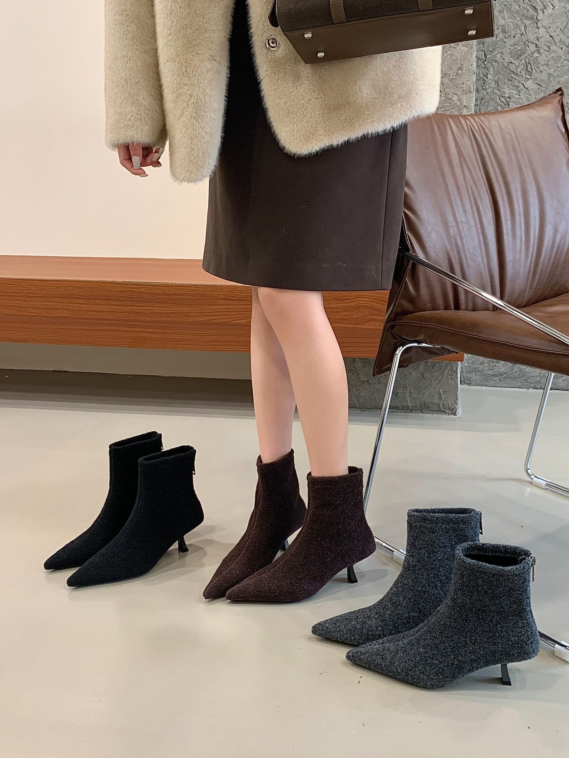 2025 New Winter Pointed Toe French Retro Slim Boots for Women High Heel Plush Lined Fashion Versatile Ankle Boots - Image 4