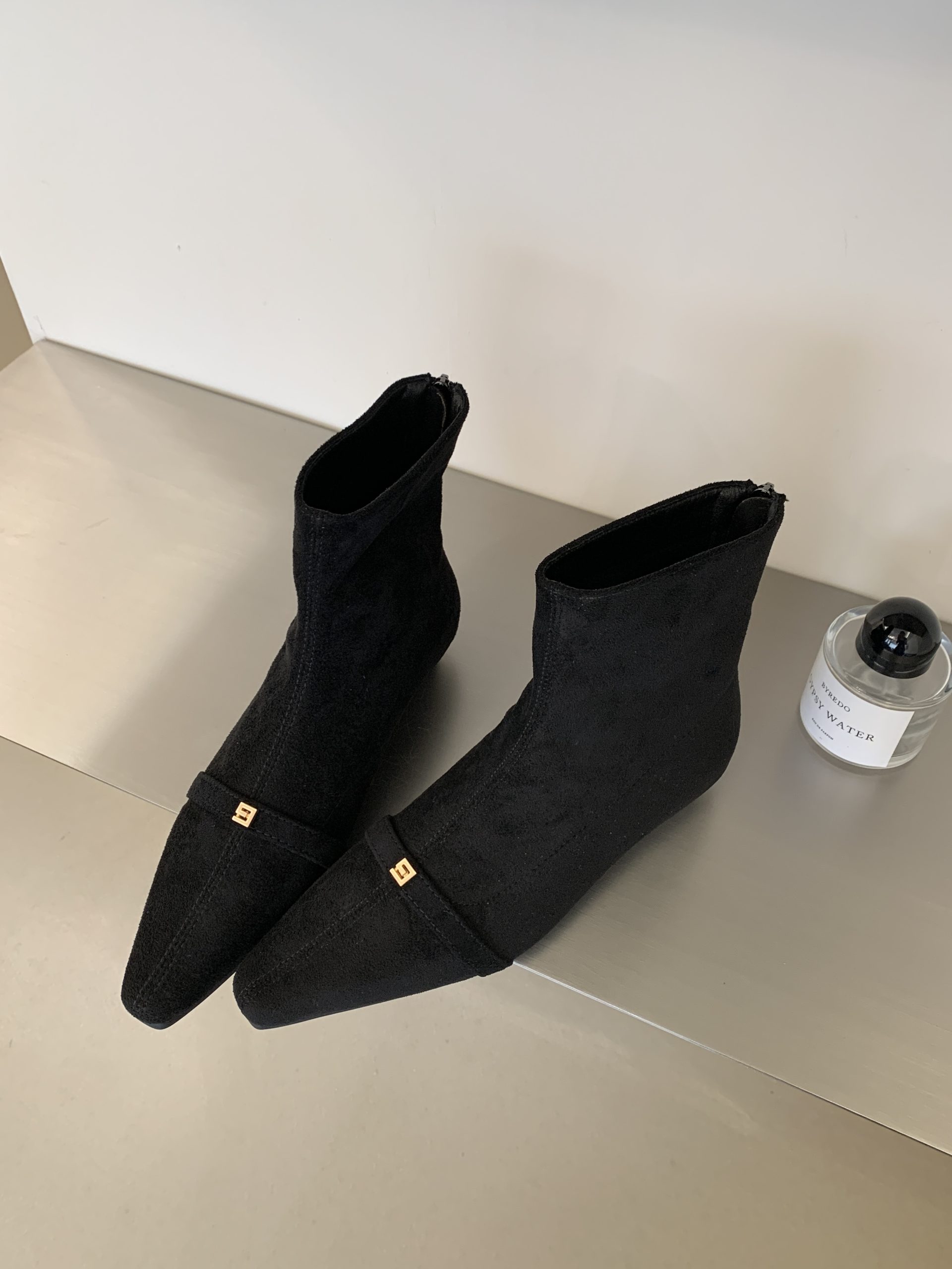 2026 New Korean Style Square Toe Small Metal Platform Ankle Boots Autumn Winter Suede Fashion Comfort Short Boots for Women