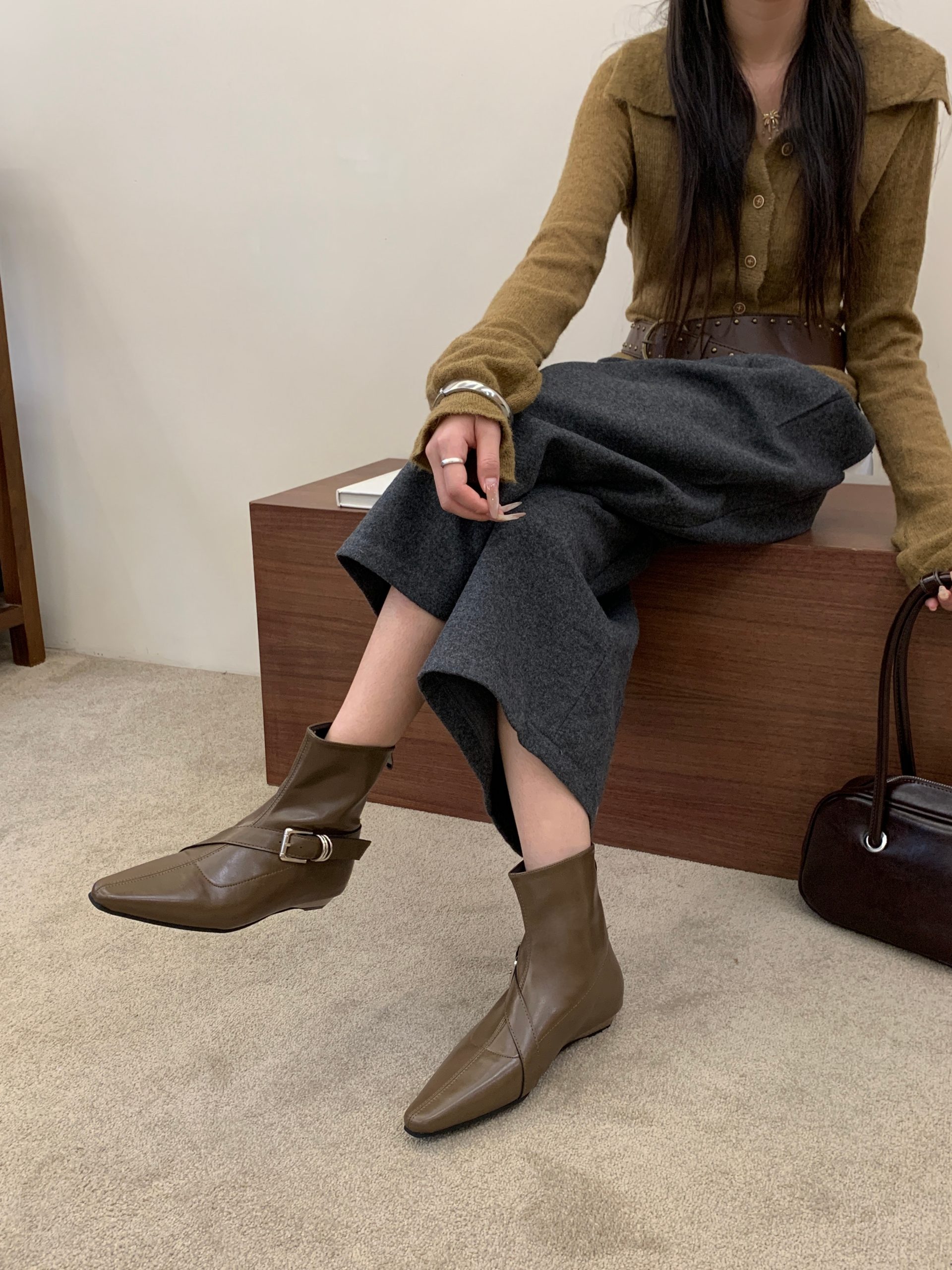 2026 New Winter Mid-Calf Square Toe Flat Button Fashion Versatile Back Zipper Martin Boots for Women - Image 2