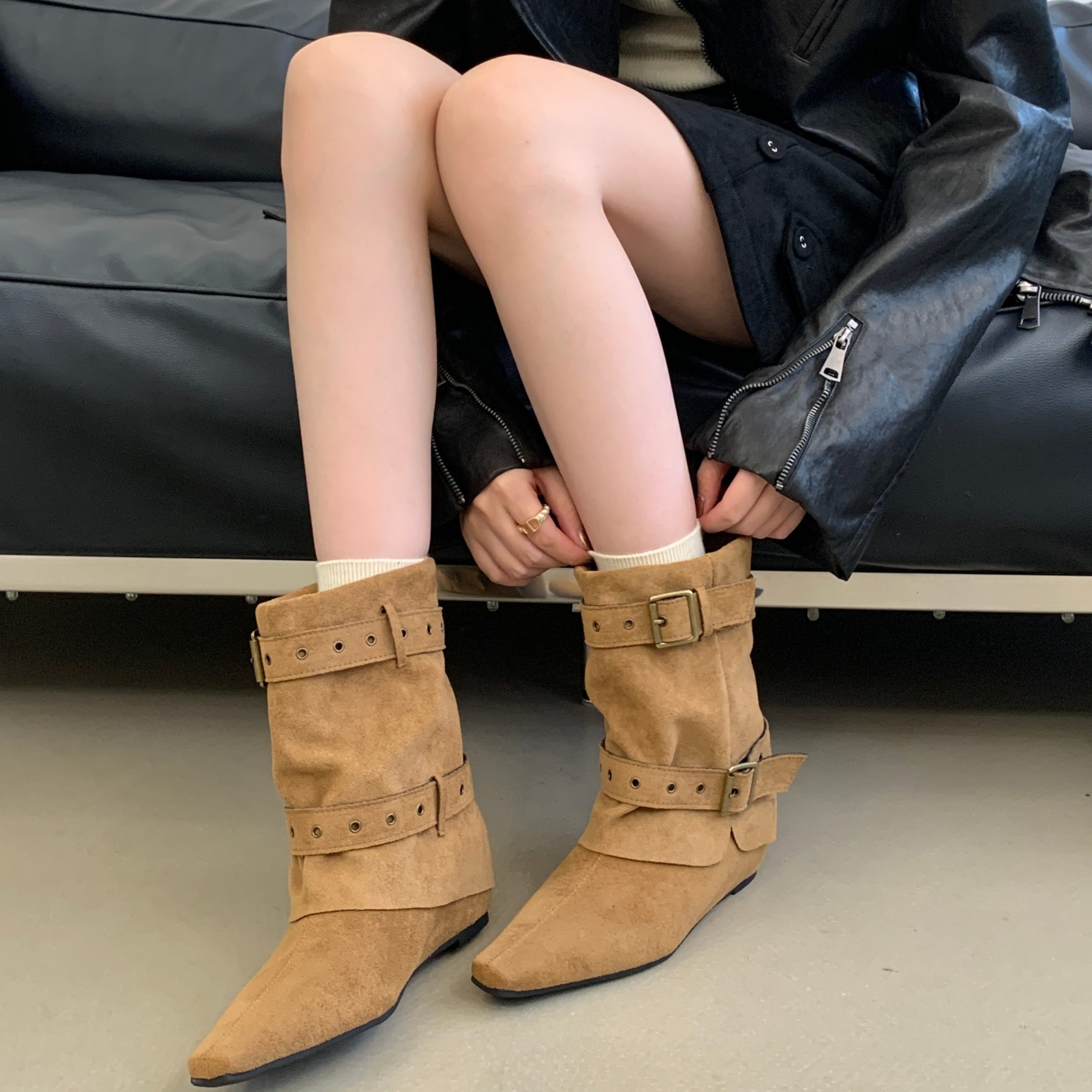 2026 New Autumn Square Toe French Retro Short Boots Button Fashion Comfort Inner Height Slim Short Boots - Image 5