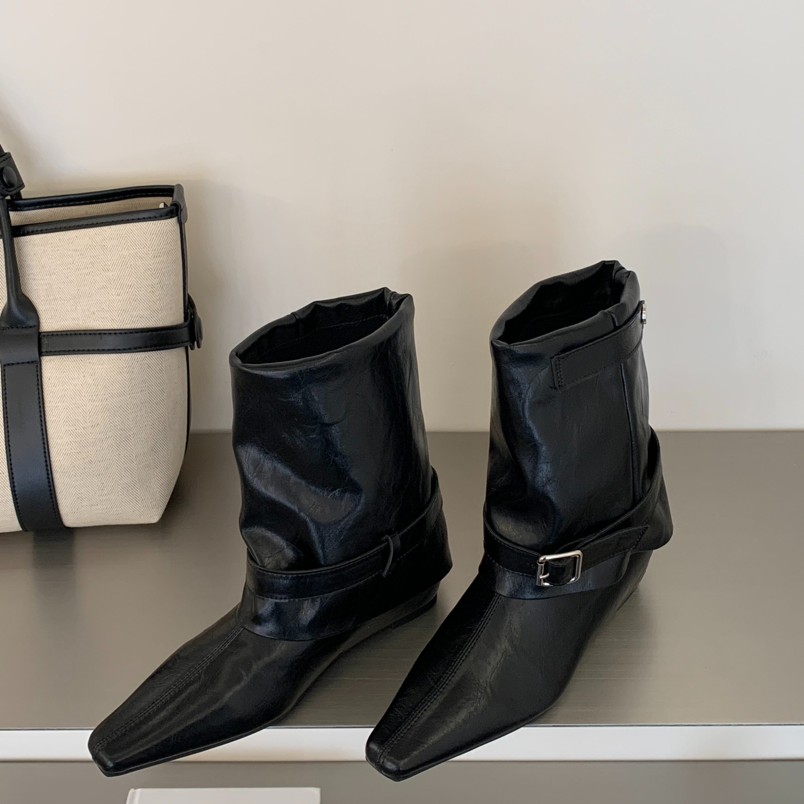 2026 New Autumn Square Toe French Retro Short Boots Button Fashion Comfort Inner Height Slim Boots - Image 5