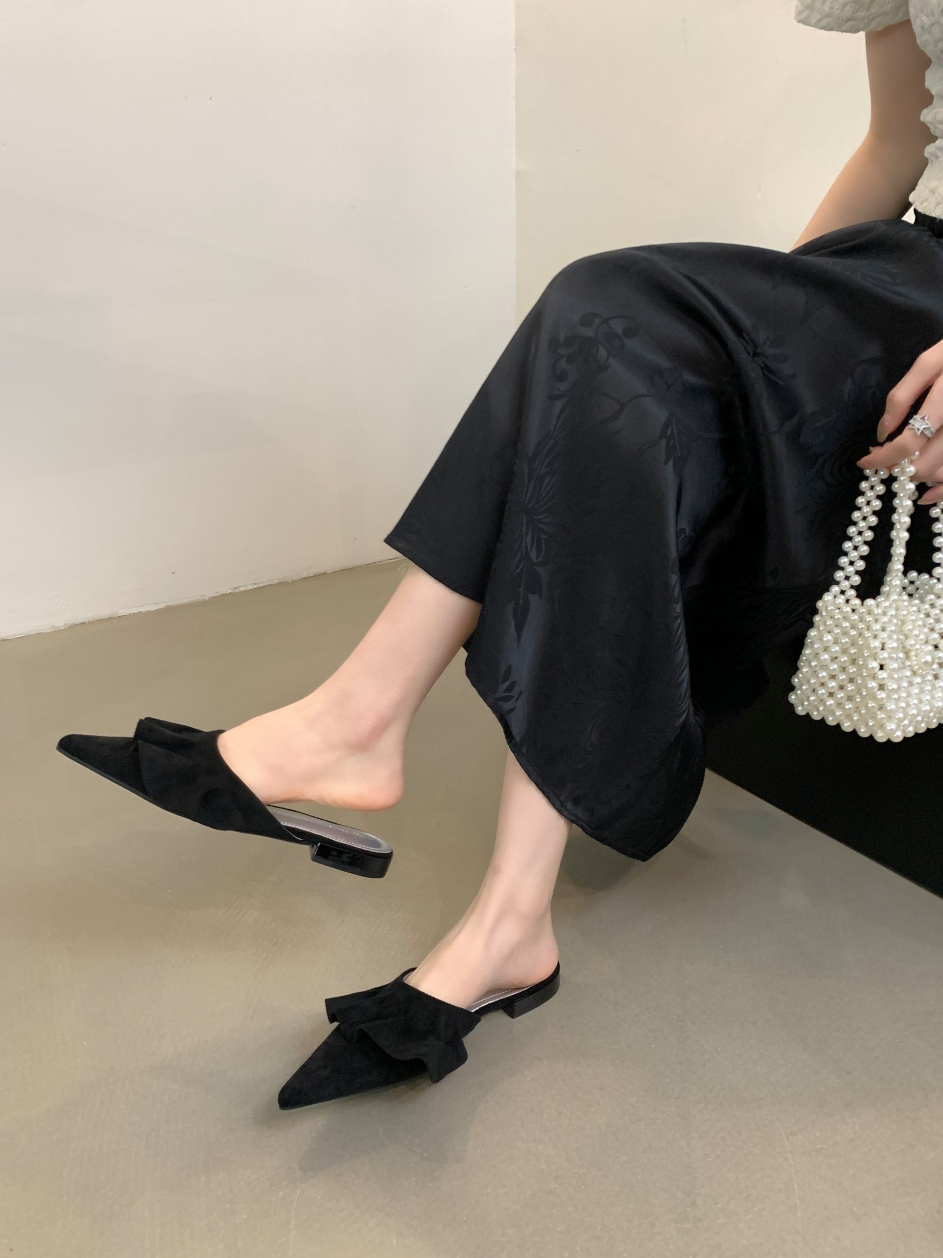 2024 New Pointed Toe Flat Slippers for Women - Shallow Mouth Soft Sole Fashion Versatile Closed Toe