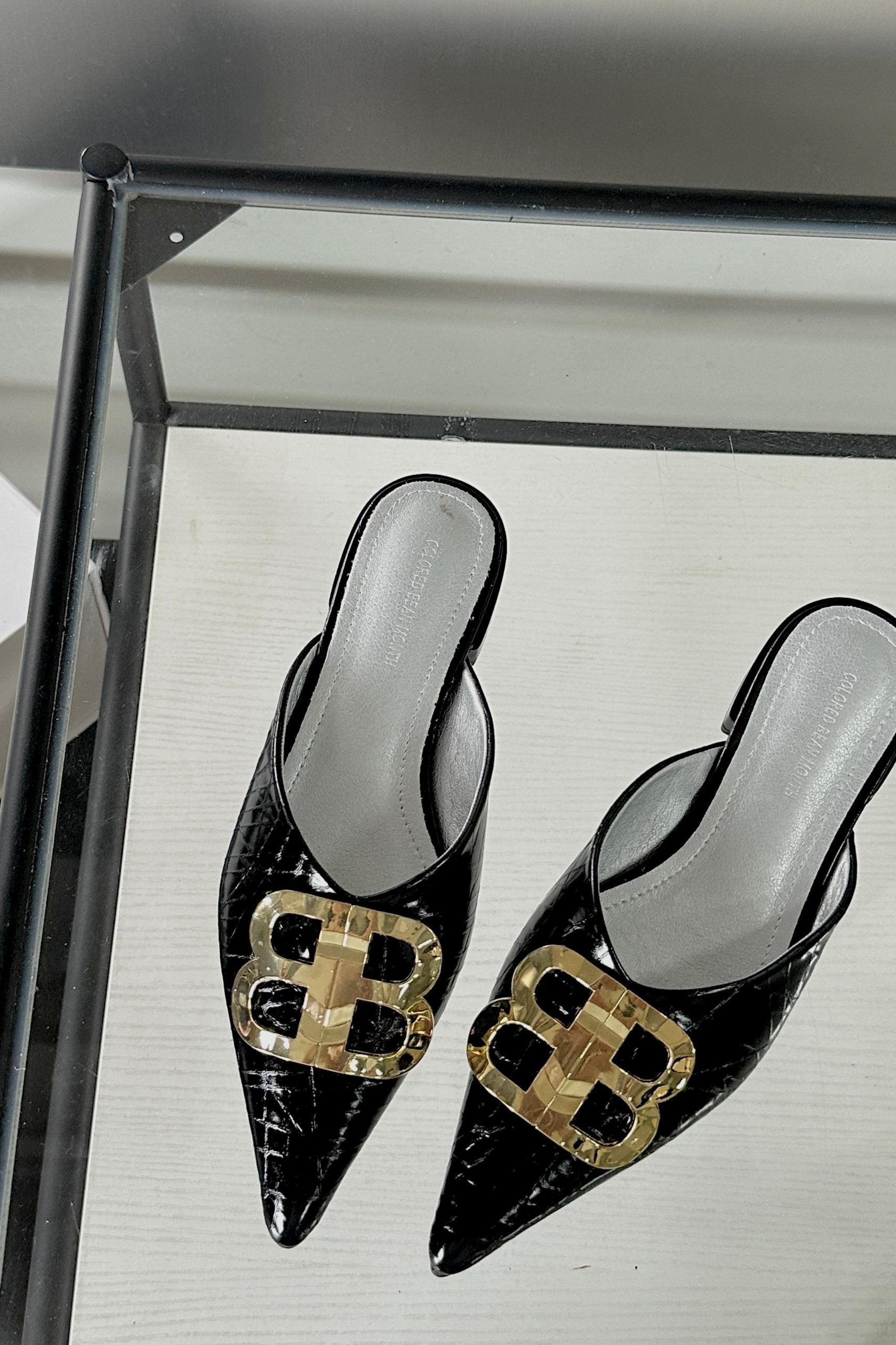 2024 New Pointed Toe Half Slippers Shallow Mouth Soft Sole Flat Fashion Versatile Buckle Closed Toe Slippers - Image 5