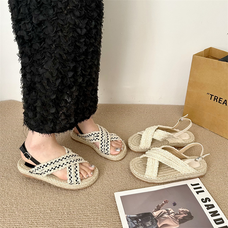 2026 Summer New Roman Style Chunky Sole Open Toe Strap Flat Women's Woven Sandals