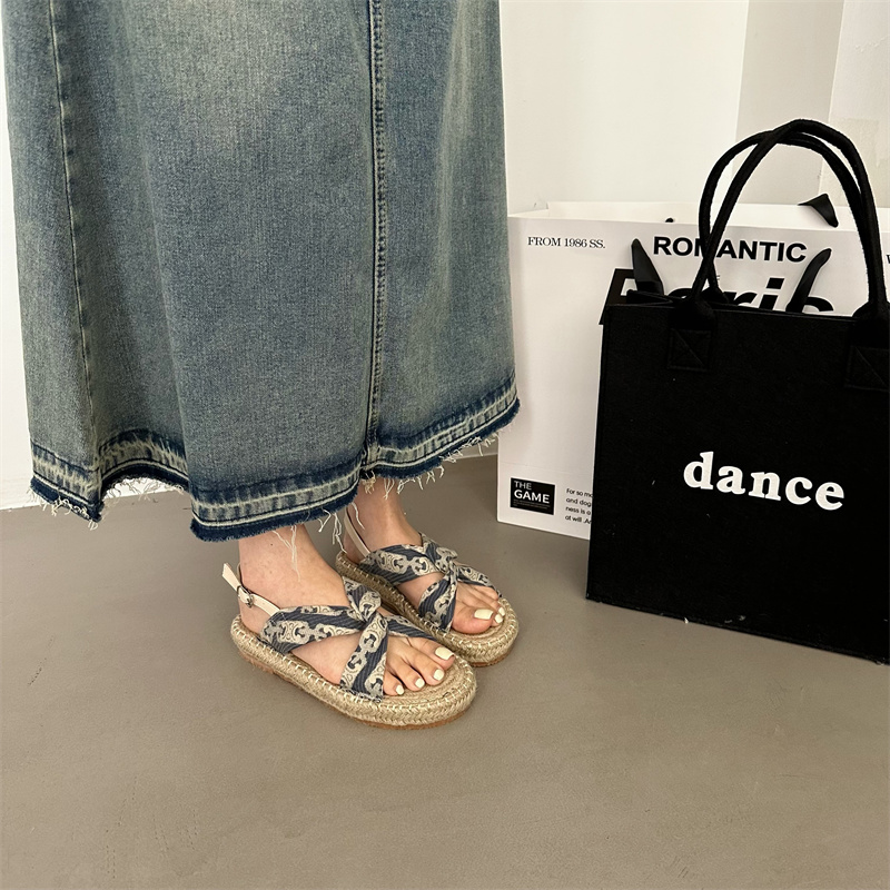 Fashion Tribe Roman Small Sandals for Women Fairy Style Thick Sole 2026 Spring Summer New French One-Strap Soft Bottom - Image 2