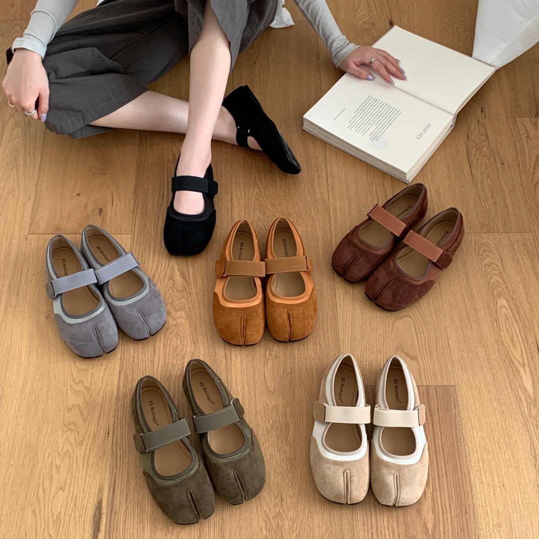 Korean Retro Split Toe Mary Jane Flats for Women 2026 Autumn New Style Low Heel Casual Shoes