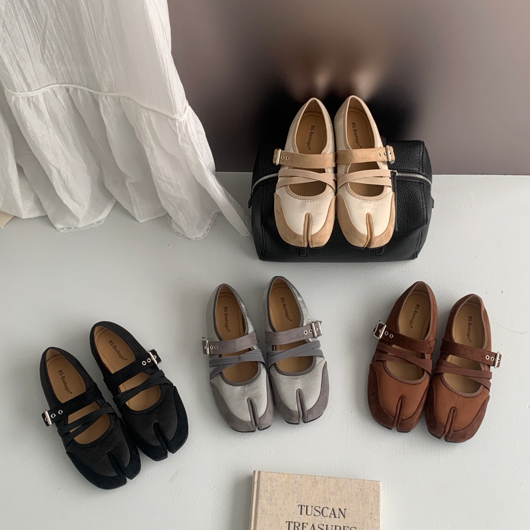 Korean Style Cross Strap Flat Mary Jane Split Toe Shoes 2026 New One-Strap Soft Sole Low Top Women's Shoes