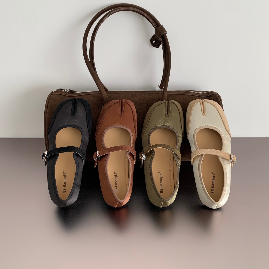 Korean Style Satin Split Toe Mary Jane Women's Flat Shoes Low Top Princess Shoes One-Strap Gentle Style